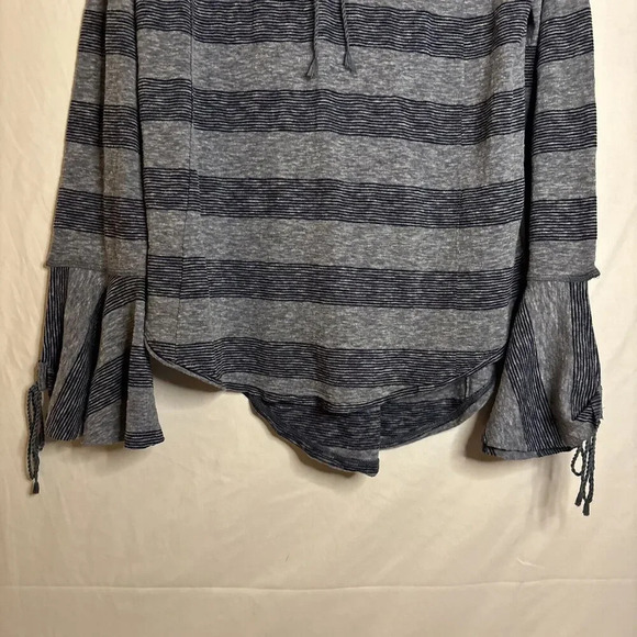 We the Free Gray Blue Striped Tie Flare Sleeve Knit Top Tunic Size Small Boho - Picture 6 of 15